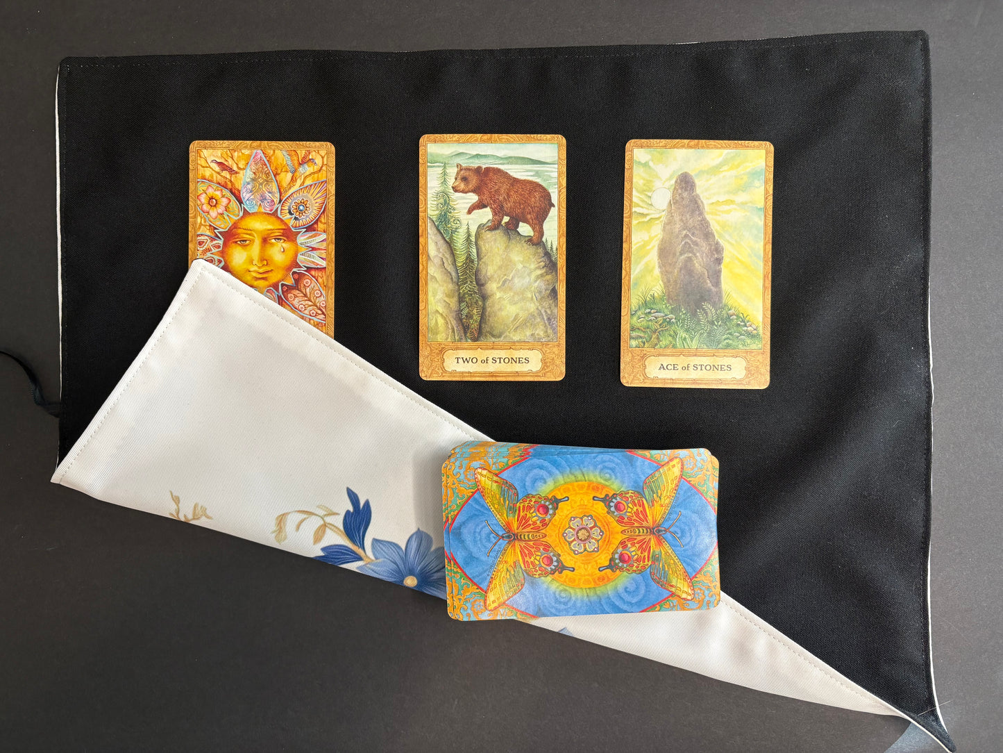 Celestial Sun and Moon Tarot Deck Wrap – Tarot & Oracle Card Protector & Reading Mat