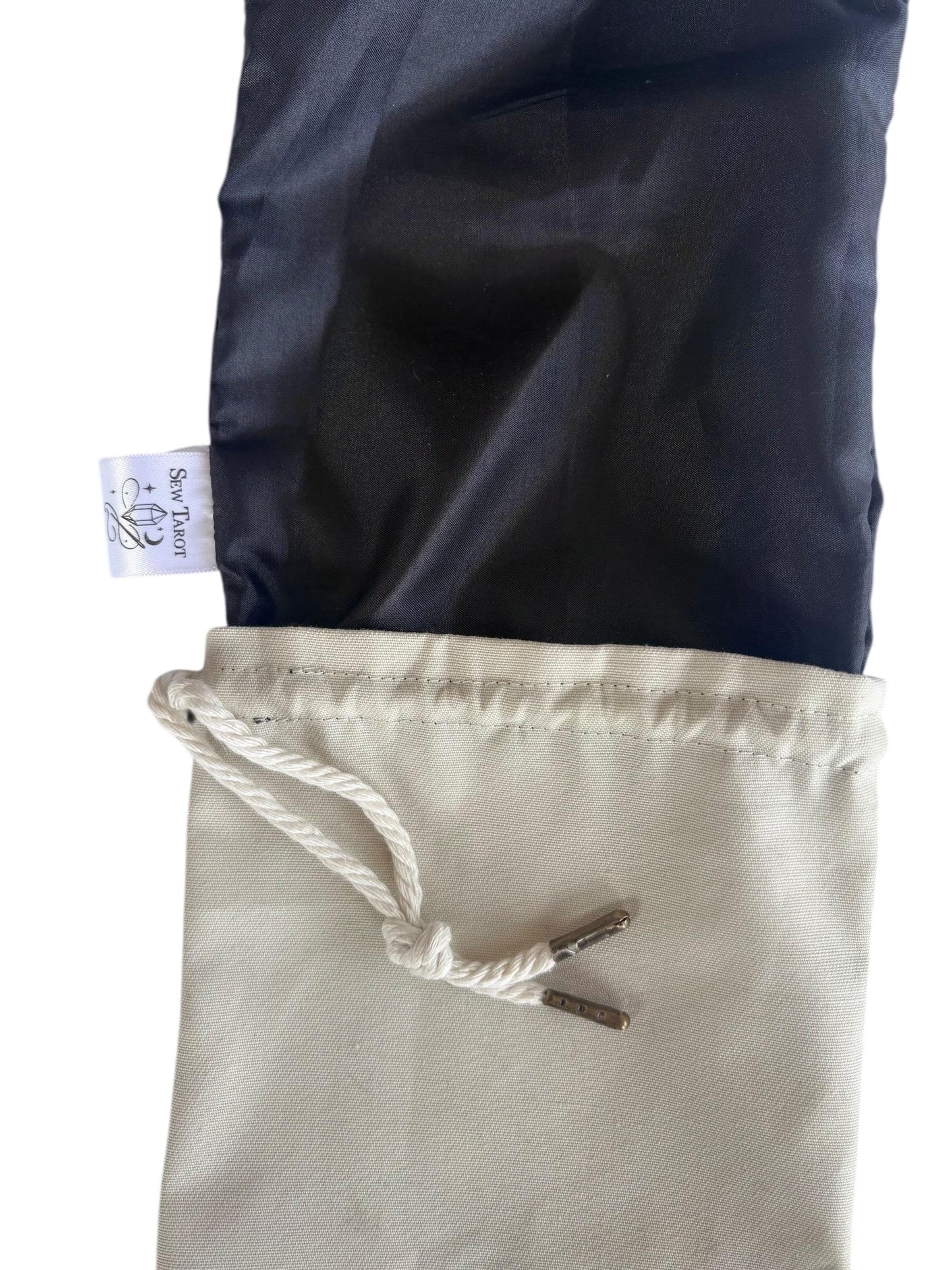 Rune Casting Pouch with Raven – Handmade Mystic Charm Storage Bag for Ritual, Divination & Norse and Pagan Traditions