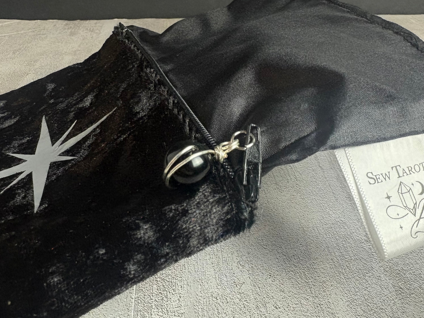 Small Velvet Tarot Pouch with Zipper | Satin Lined Case for Crystals, Charms & Divination Tools | Customizable Mini Storage Bag